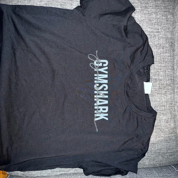 Gymshark Logo Shirt - Picture 1 of 4